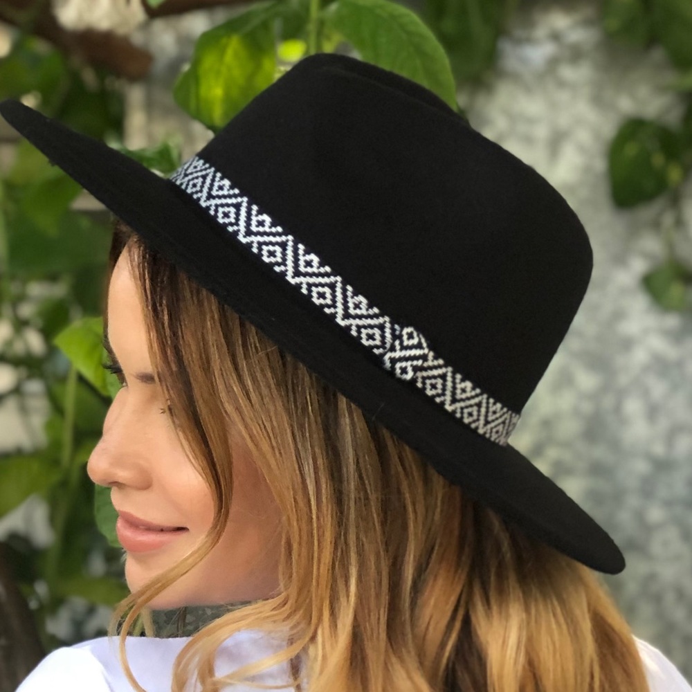 Black fedora with tribal trim - Picture 4 of 5